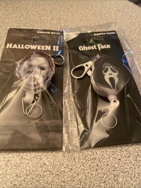 Halloween II Michael Myers & Ghost Face Badge Reel Keychains - Black